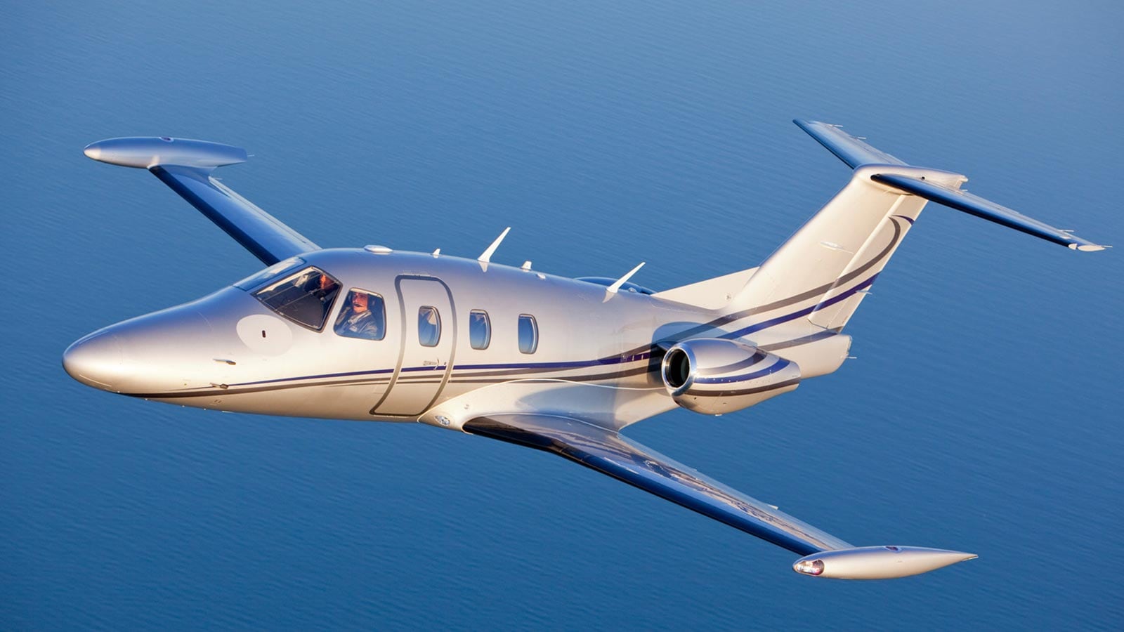 Book Private Air Charter on Eclipse 500/550