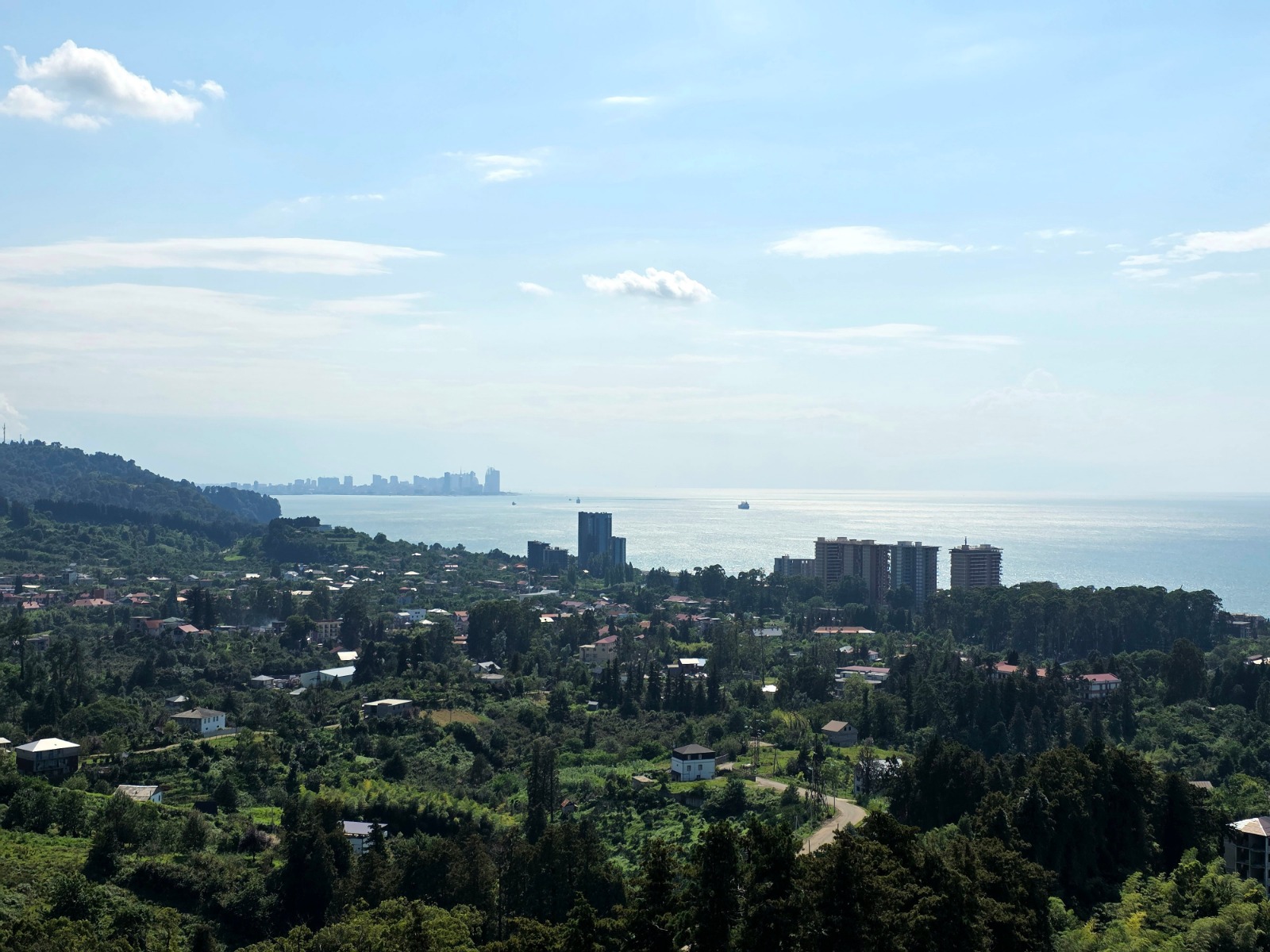 Виды, этажи и ориентация в Rogantini Swiss Village: как выбрать апартамент под вашу задачу Виды и выбор апартамента в Rogantini Swiss Village