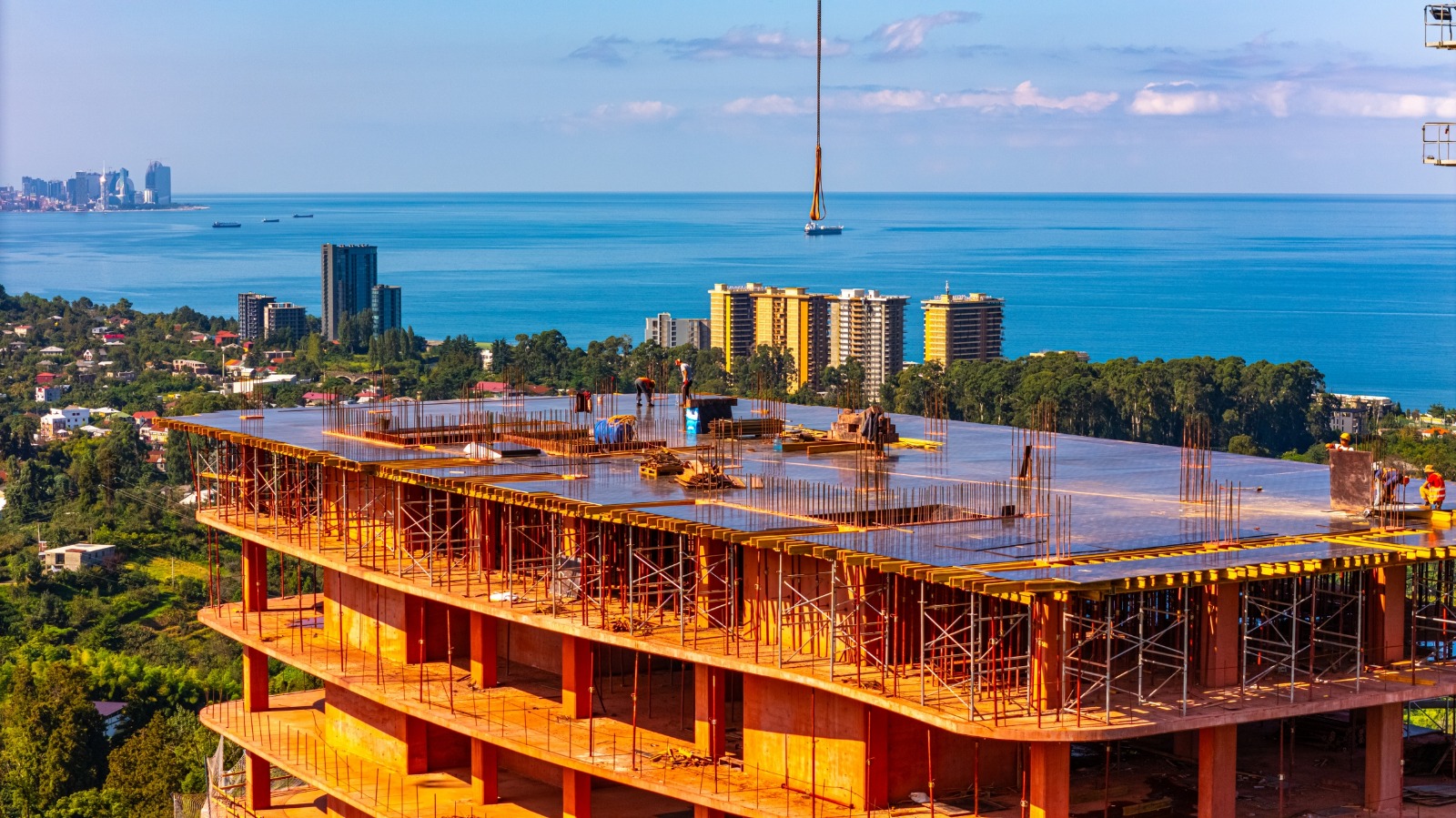 Технические характеристики Rogantini Swiss Village: конструктив, материалы, шумоизоляция, окна Технические характеристики Rogantini Swiss Village: материалы и окна