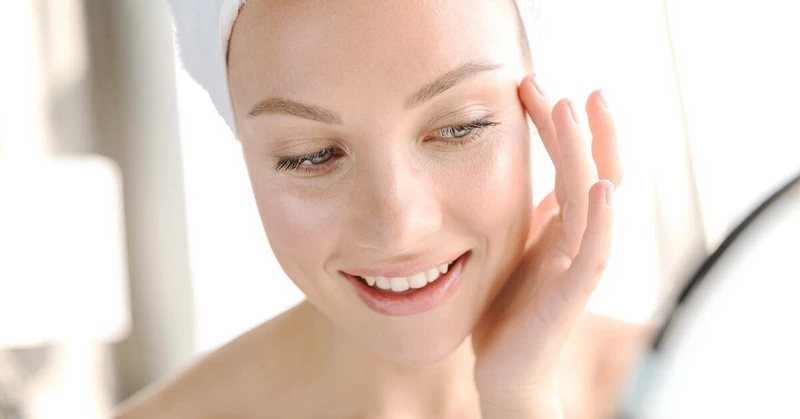 Cera problematyczna wymaga szczególnej troski i odpowiednich kosmetyków. Sprawdź, jak krok po kroku dbać o skórę z niedoskonałościami, by przywrócić jej równowagę i zdrowy wygląd.