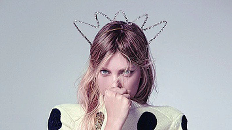 Inteligencja emocjonalna to coś więcej niż wiedza czy IQ. To zdolność rozumienia siebie i innych, która wpływa na relacje, decyzje i spokój wewnętrzny. Sprawdź, dlaczego właśnie ona decyduje o jakości życia.