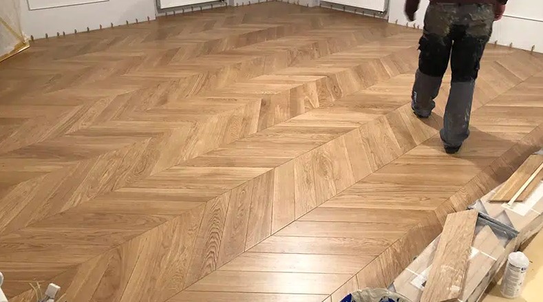 Порівнюємо французьку ялинку та класичний паркет: який паркет обрати для ідеального інтер’єру?