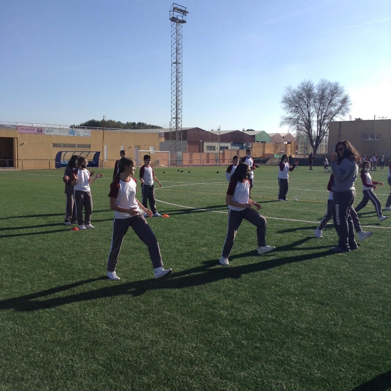 Занятия спортом в школьной поездке в билингвальной школе Colegio Bilingüe Muntori de Castalla Касталья Аликанте Валенсия Испания от 3 до 18 лет studyspain.eu