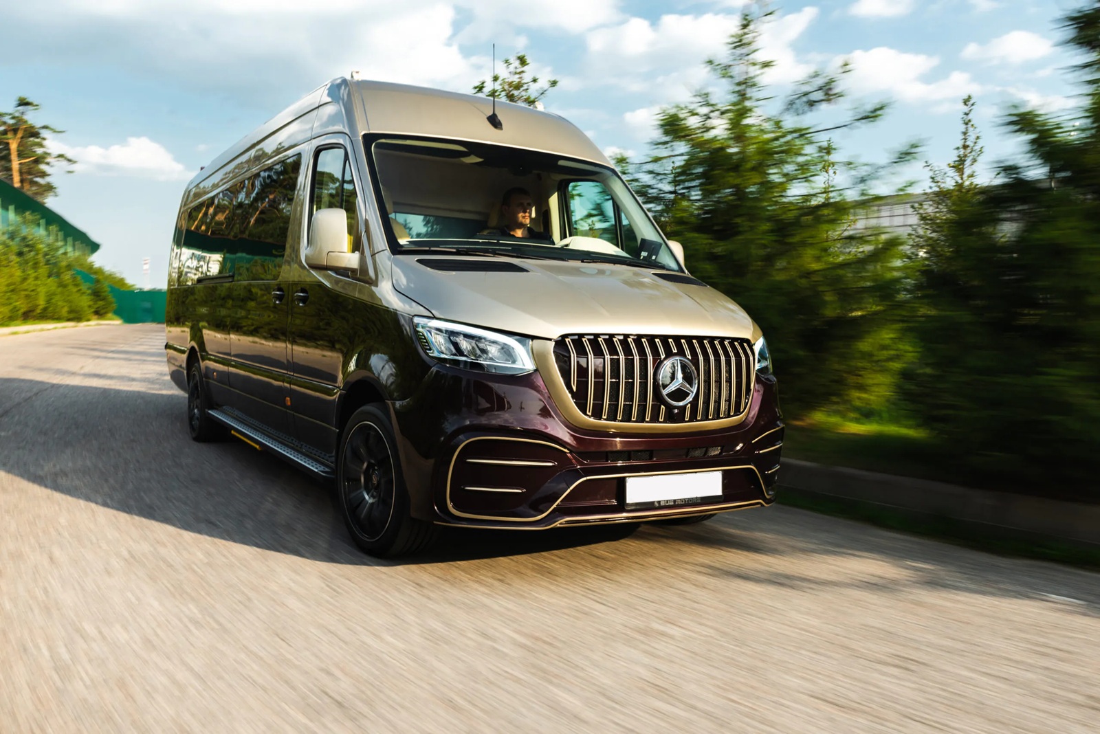 Парковка и трансфер в Rogantini Swiss Village: логистика и повседневные сценарии Парковка и трансфер в Rogantini Swiss Village