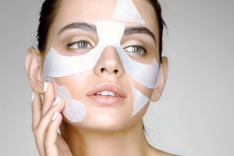 Cera mieszana wymaga szczególnej troski – tłusta w strefie T, a sucha na policzkach. Sprawdź, jak pielęgnować ją skutecznie, by zachować równowagę i zdrowy blask przez cały rok.