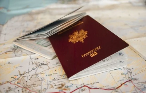 иностранный паспорт и карта Испании - получение студенческой визы