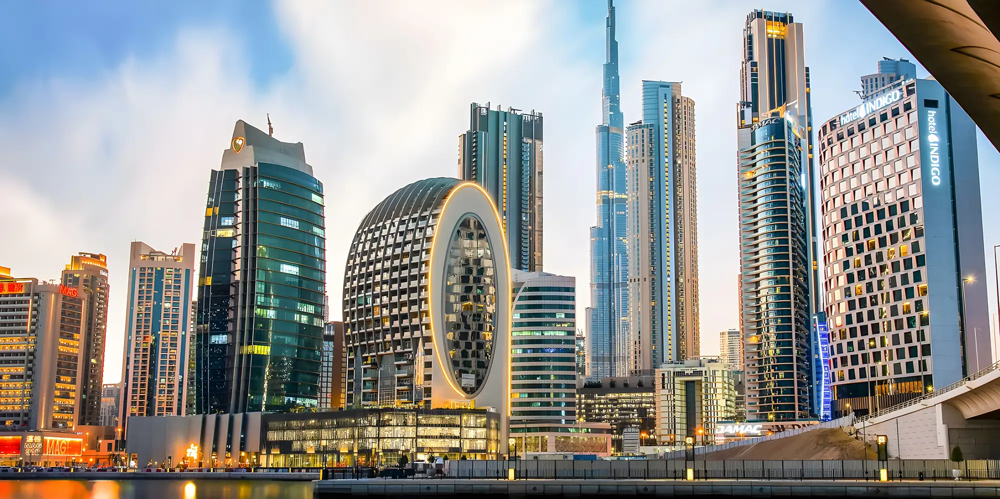 Investment & Luxury Hub: Exploring Dubai's Business Bay