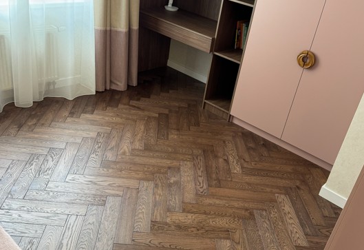 Особливості укладання паркету: відмінності між англійською та французькою ялинкою